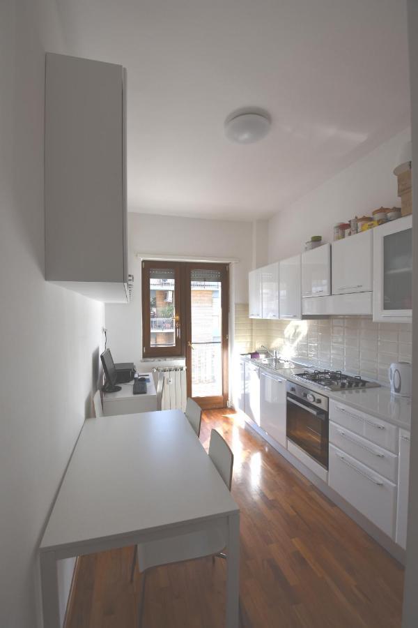 Nice And Warm Rooms Rom Exterior foto